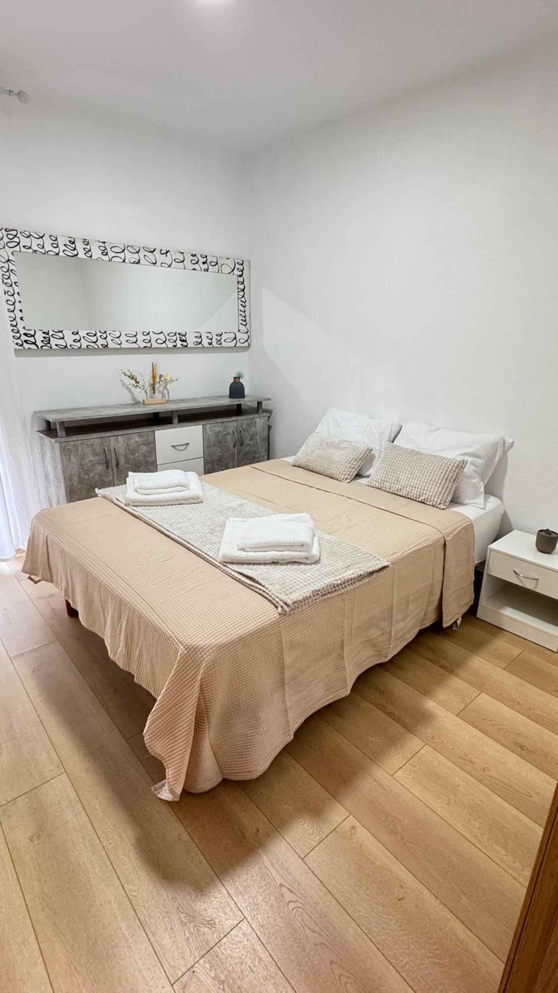 Aly Home 카스텔론델라플라나 외부 사진